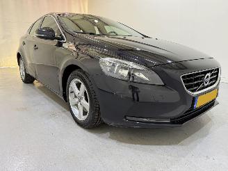 uszkodzony samochody osobowe Volvo V-40 1.6 T2 Momentum Navi 2014/7