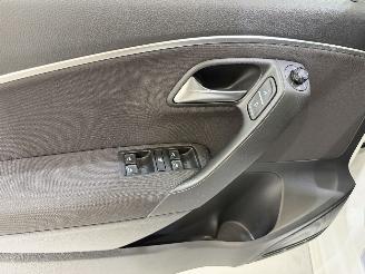 Volkswagen Polo V HB 1.0 Connected Series picture 29