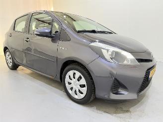 damaged passenger cars Toyota Yaris HB 1.5 VVT-i Hybrid Aspiration Clima 2013/4