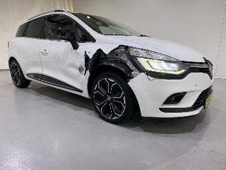 Unfallwagen Renault Clio Estate 0.9 TCw BOSE Navi/Clima 2018/4
