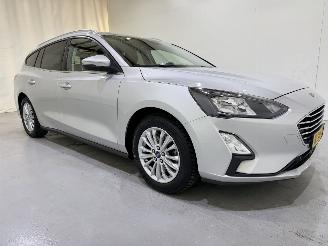 Damaged car Ford Focus Wagon 1.0 EcoB. Aut. Titanium X Business 2021/11