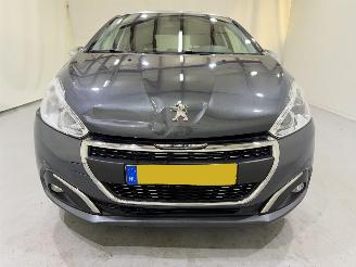 Peugeot 208 HB 1.2 Allure Navi/Clima/Pano picture 2