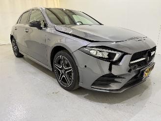Unfallwagen Mercedes A-klasse A 250 e PHEV AMG Line Night Edition 2020/12