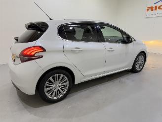 Peugeot 208 HB 1.6 Blue HDI 100 Premium picture 7