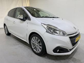 Coche accidentado Peugeot 208 HB 1.6 Blue HDI 100 Premium 2015/12