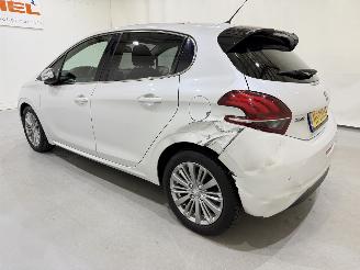 Peugeot 208 HB 1.6 Blue HDI 100 Premium picture 31