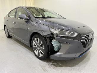 Voiture accidenté Hyundai Ioniq 1.6 GDI HEV Aut. Navi/Clima 2019/8