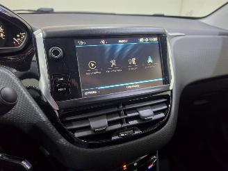 Peugeot 208 1.2 PureTech Allure 5Drs 81Kw Bjr.2019 picture 14