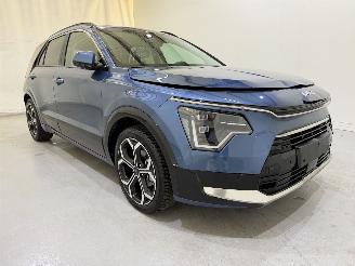 damaged passenger cars Kia Niro 1.6 Hybrid Edition 2024/1
