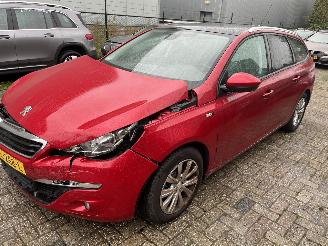 Voiture accidenté Peugeot 308 SW  1.2 PureTech Style 2017/2