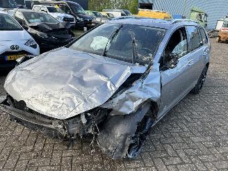Unfallwagen Volkswagen Golf 1.6 TDI  Stationcar 2015/2