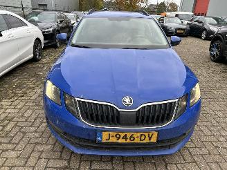 Skoda Octavia Stationcar 1.5 Automaat picture 2