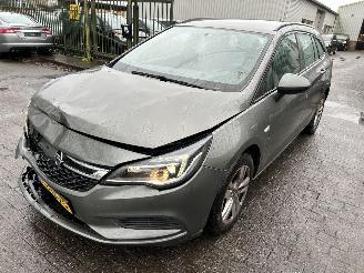 krockskadad bil auto Opel Astra Sports Tourer 1.0 Turbo  120 Jaar Edition 2019/5