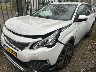 skadebil auto Peugeot 5008 1.2 PureTech Allure 2017/7