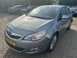 krockskadad bil auto Opel Astra 1.4 Selection   5 Drs 2010/9