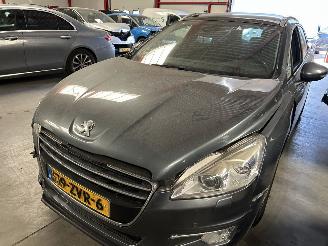 krockskadad bil auto Peugeot 508 SW  1.6 THP Active 2013/4