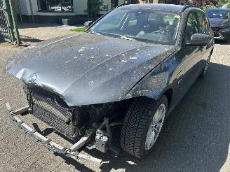 Voiture accidenté BMW 3-serie 320e Touring xDrive Business Automaat 2021/11
