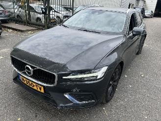 skadebil auto Volvo V-60 2.0 D 3  Momentum 2020/5