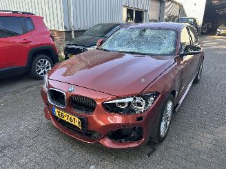 Vaurioauto  passenger cars BMW 1-serie 118i   Automaat 2017/12