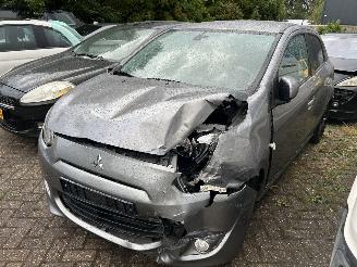 krockskadad bil auto Mitsubishi Space-star 1.2 Intense+ 2015/11