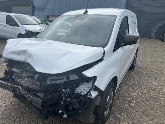 krockskadad bil bedrijf Mercedes Citan 108 CDI   ( 36134 KM ) 2023/10