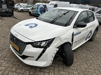 Voiture accidenté Peugeot e-208 50 kWh  Active Automaat 2023/10
