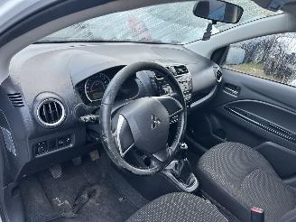 Mitsubishi Space-star 1.0 picture 9