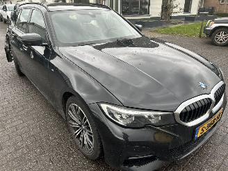 BMW 3-serie 320i Stationcar Automaat  M Pakket picture 3