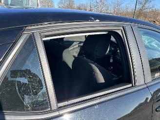 Opel Corsa 1.2 Edition   5 Drs picture 5