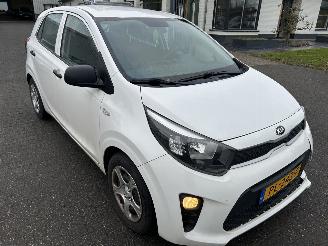 skadebil auto Kia Picanto 1.0 2017/7