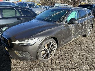 skadebil auto Volvo V-60 2.0 T6 AWD  Recharge Plug-in Hybrid Ultra Bright  ( Leer-Panoramadak ) 2025/3