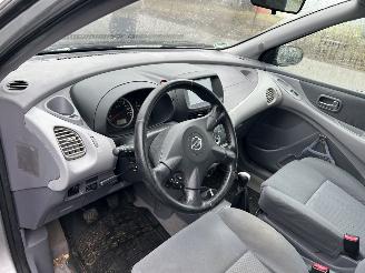 Nissan Almera-tino 1.8 picture 6