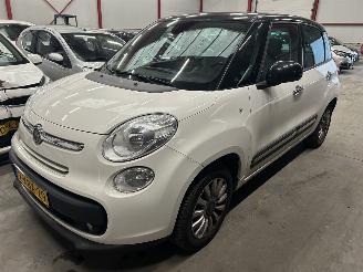 krockskadad bil auto Fiat 500L 0.9  ( Panoramadak )  Koppaking stuk 2013/3