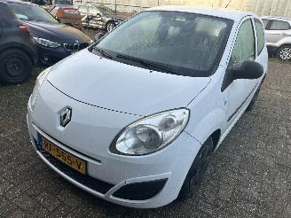 skadebil auto Renault Twingo 1.2 Acces 2009/6