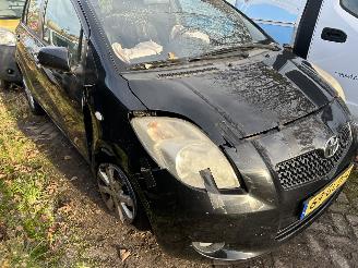 Toyota Yaris 1.3 VVTi Executive picture 3