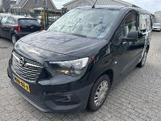 skadebil bedrijf Opel Combo 1.5 CDTI  Edition   ( 55638 Km ) 2022/5