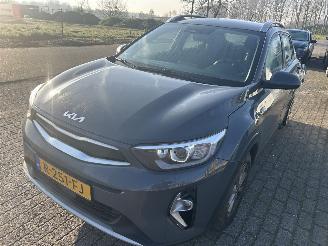 krockskadad bil auto Kia Stonic 1.0 T-GDI  Hybrid Dynamic Line 2022/8
