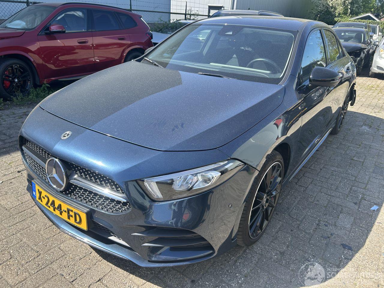 Mercedes A-klasse 250 E Sedan EQ power Automaat