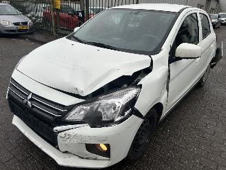 krockskadad bil auto Mitsubishi Space-star 1.2 Cool+ 2022/4