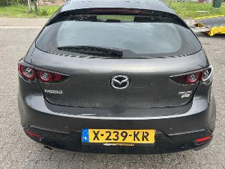 Mazda 3 2.0 SkyActive-G  Hybrid picture 6