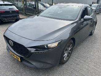 skadebil auto Mazda 3 2.0 SkyActive-G  Hybrid 2019/8