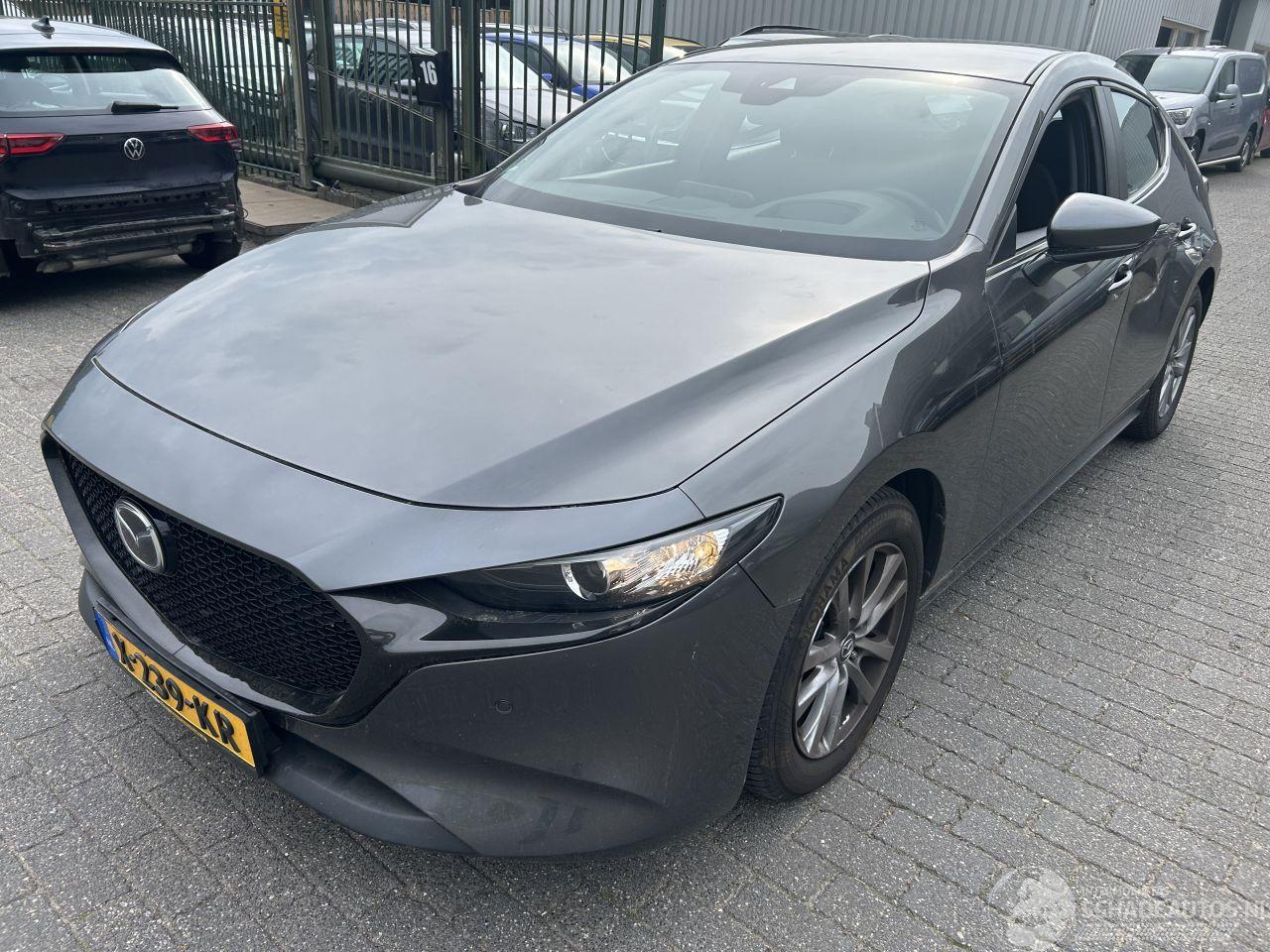 Mazda 3 2.0 SkyActive-G  Hybrid