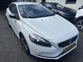 Volvo V-40 T2   2.0 Ltr picture 3