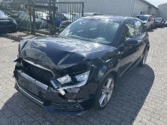 skadebil auto Audi A1 Sportback 1.0 Automaat  S  Line  5 Drs 2018/6