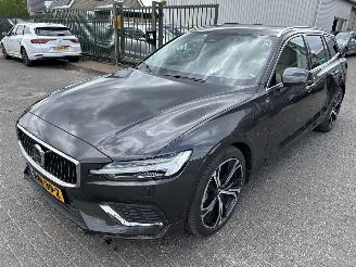 Avarii autoturisme Volvo V-60 2.0 T6 AWD  Recharge Plug-in Hybird Ultra Bright ( Leer-Panoramadak ) 2025/3