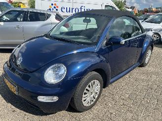 Damaged car Volkswagen Beetle 1.6 Cabriolet 2005/4