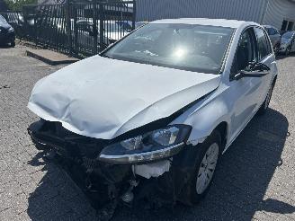 krockskadad bil auto Volkswagen Golf 1.6 TDI   Automaat  5 Drs 2020/4