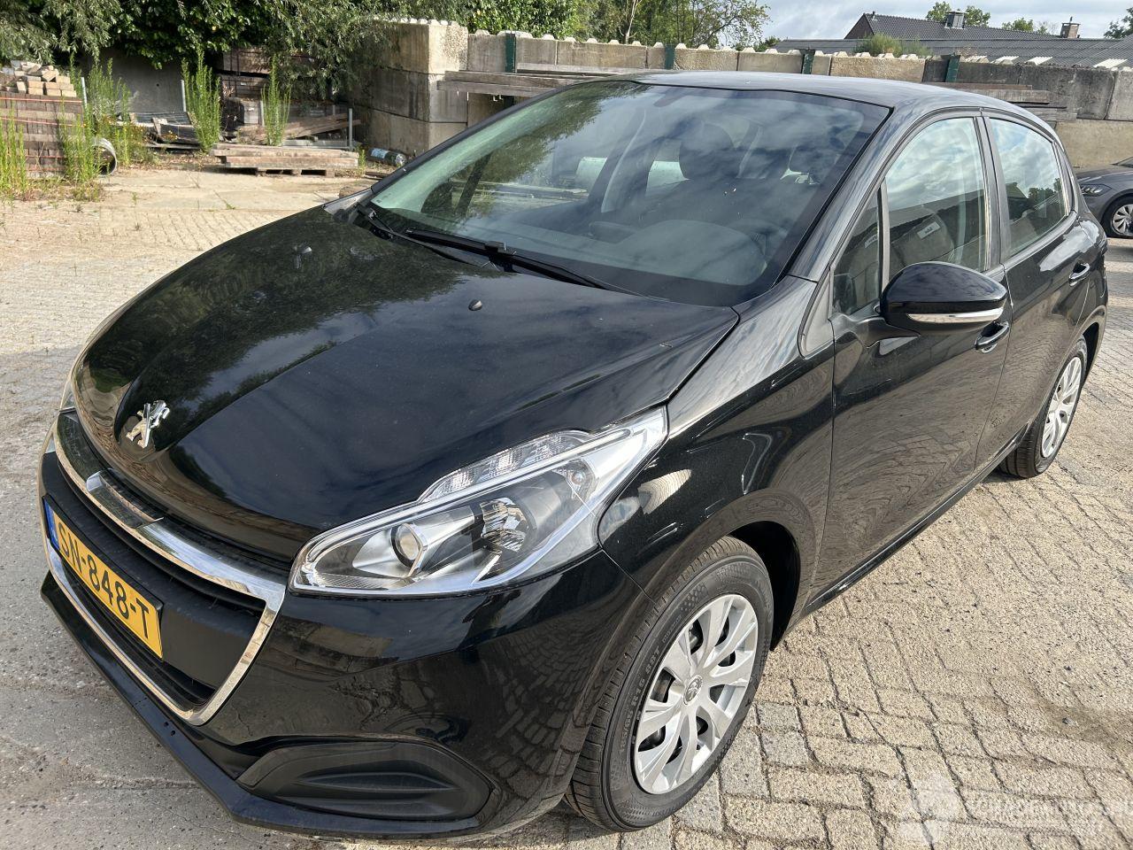 Peugeot 208 1.2 PureTech  5 drs  ( 63491 KM )