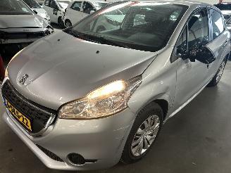 škoda osobní automobily Peugeot 208 1.2 VTI  Active 2013/11