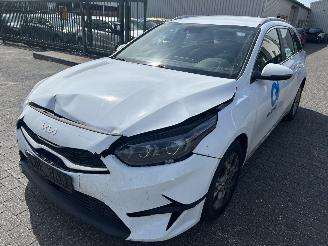 skadebil auto Kia Ceed 1.0 T-GDI  DtnamicLine 2024/2